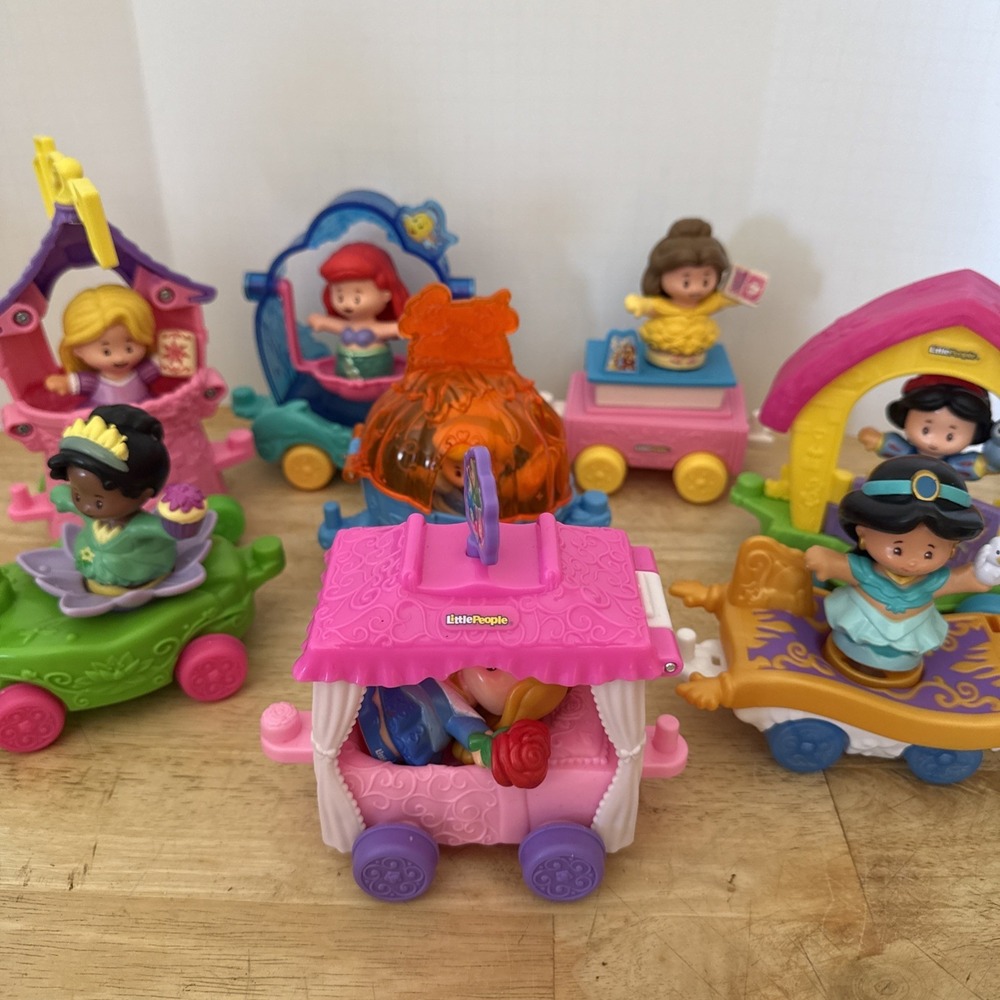 FISHER PRICE LITTLE PEOPLE DISNEY PRINCESS PARADE FLOAT VEHICLES 16 Pcs Complete